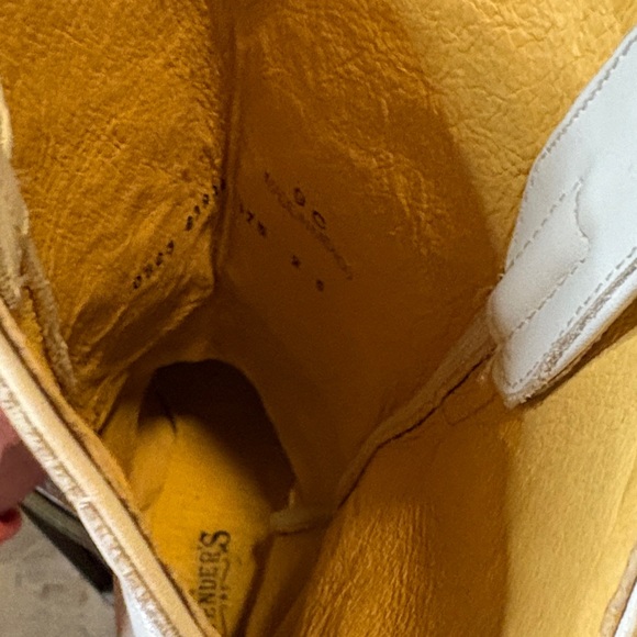 CAVENDER’S LEATHER WHITE WITH TONAL EMBROIDERY SNIP TOE COWBOY BOOTS Size 9 - Picture 2 of 10